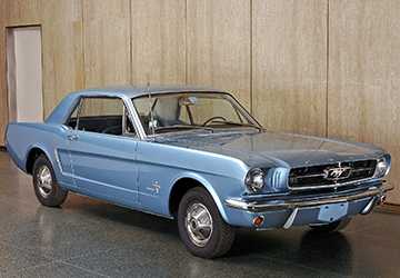 5 Vintage Cars Suited for Older Enthusiasts